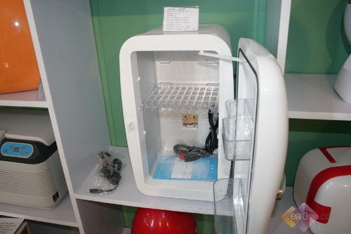 09中山小家電交易會 可愛小冰箱成焦點，點亮家用電器新潮流
